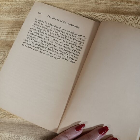 The Hound of the Baskervilles Novel by Sir Arthur Conan Doyle Scholastic 1975 VG - Picture 9 of 9